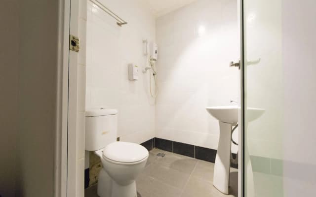 OYO Rooms Sentul KTM Station - photo 5