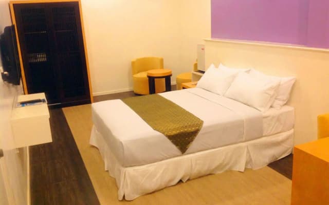 Borneo Cove Hotel - photo 3