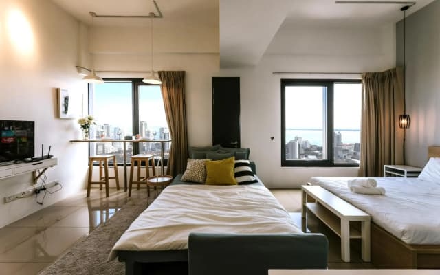 MUJI Studio 2 - Seaview at 218 Tropicana Near Komtar Food Heaven Heritage with Netflix & TV Box - photo 5