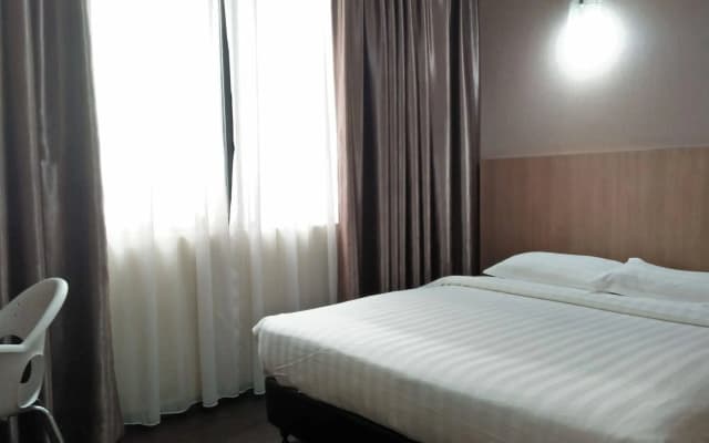 Baguss City Hotel - photo 4