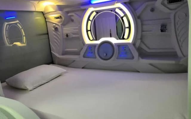 Bangau Capsule Hotel - Downtown KLIA - photo 2