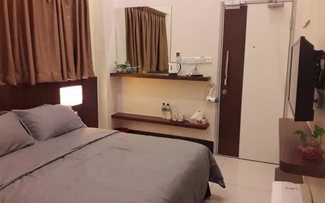 De Benz Inn - photo 5
