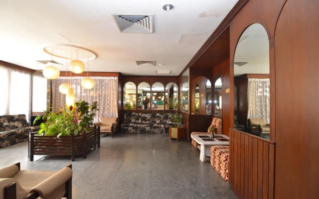 Oriental Hotel - photo 2
