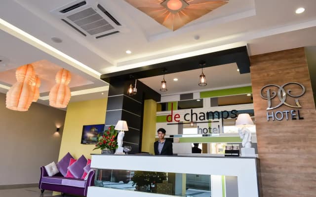 De Champs Hotel - photo 2
