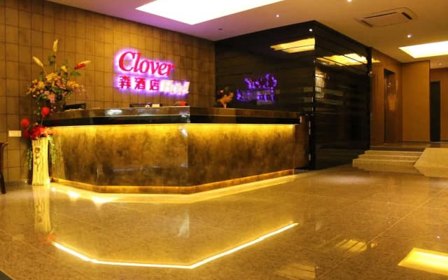 Clover Hotel - photo 2