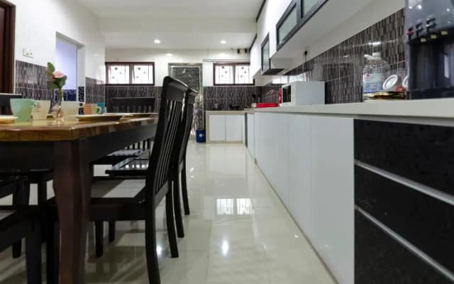 A Spacious & Cozy 3BR Cove House, FREE Parking - photo 2