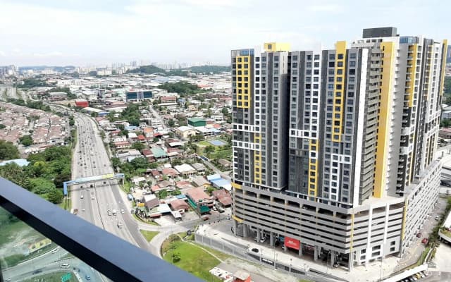 Symphony Tower Studio #4 with balcony - photo 5