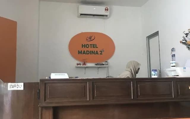 OYO 89781 Hotel Medina 2 - photo 2