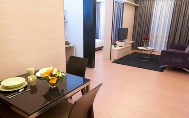 Pearl Suites Swiss Garden Residences - photo 4