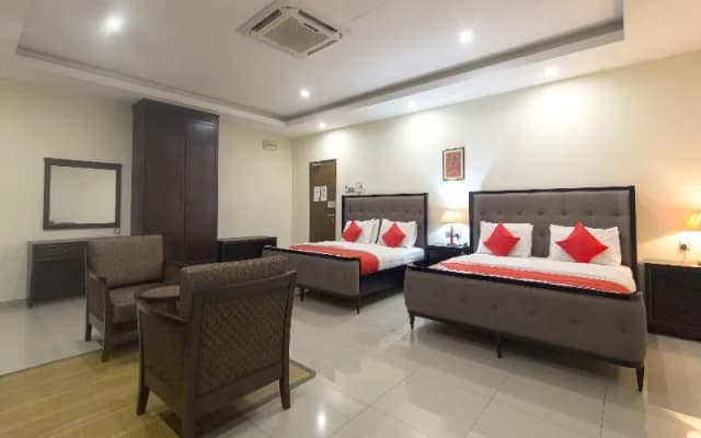 Capital O 90653 Maxwell Inn Boutique Hotel - photo 2