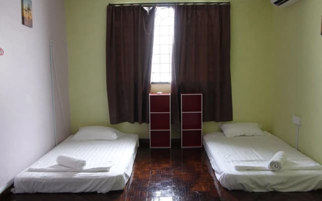 Three Little Birds Home - Hostel - photo 3