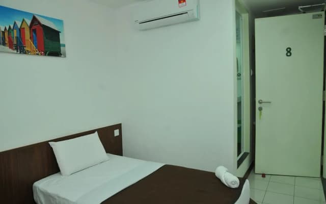 Api-Api Guest House - photo 3
