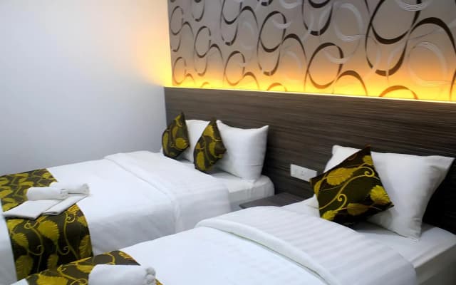 D'Metro Hotel - photo 4