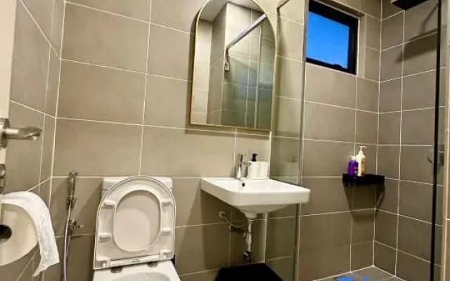 D’pristine 4 bedder sea view condo 36-02A opp legoland - photo 2