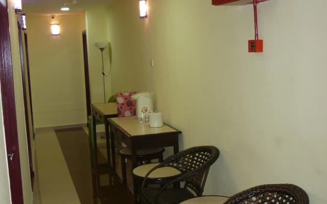 Q One Hotel - photo 3
