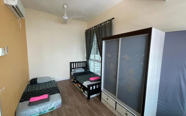 Baojuwu@2 Bedrooms Akademik Suites Austin Height - photo 2
