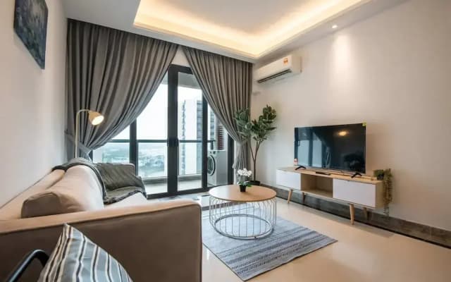2BR R&F Phase2, CIQ R&F Mall, Free Parking - photo 2