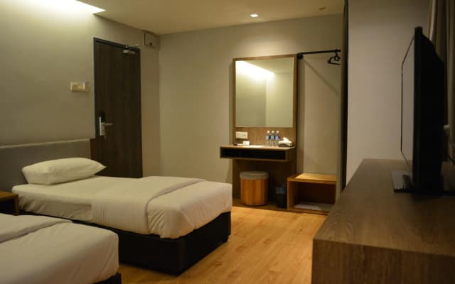Go Hotel - photo 3