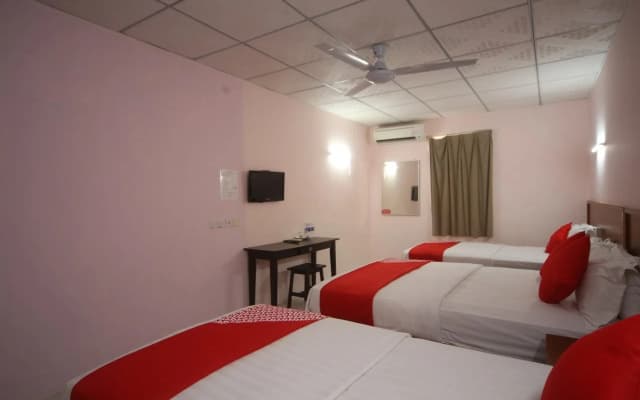 OYO 738 Hotel 81 - photo 4