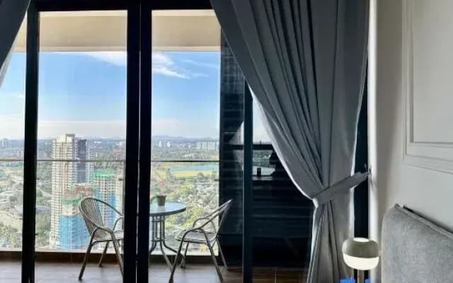 Superb Seaview 3 Balcony Country Garden Danga Bay near CIQ JB | 3B2B - photo 2