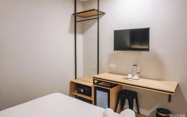 CIQ HOTEL at Jalan Trus - photo 4