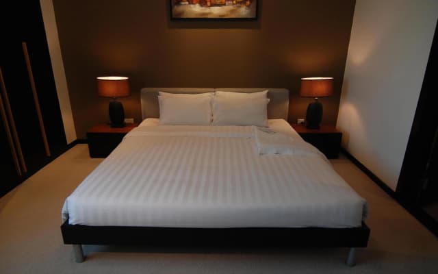 Likas Square Apartment Hotel - photo 3