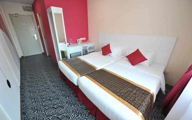 OYO 89848 Link Boutique Hotel - photo 4