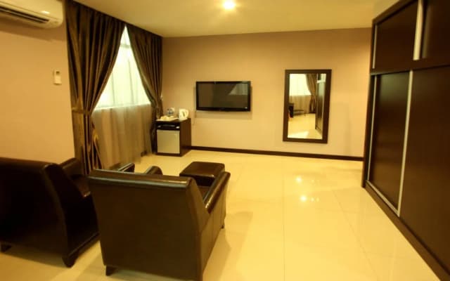 Rail Hotel - photo 2