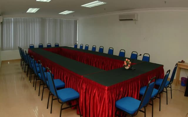 Li Hua Hotel Bintulu - photo 4