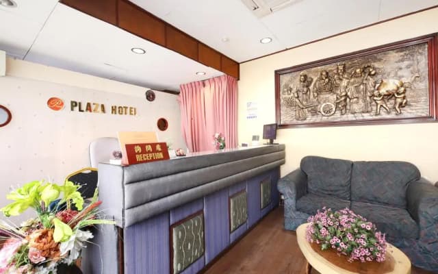 OYO 699 Plaza Hotel - photo 2