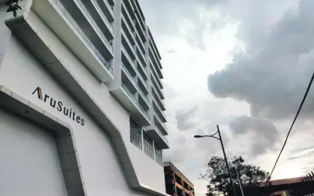 Paradise Perch Tanjung Aru Inifnity Pool 2BR - photo 2