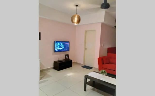 HB1512- Hyve Studio unit, Lake view, Cyberjaya, Free Wi-Fi, Free Parking, Netflix,Pool - photo 3