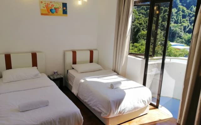Eden Seaview Condominium II - photo 2