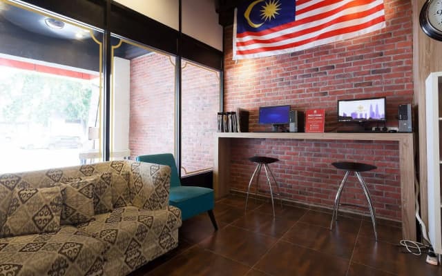 ZEN Rooms Near SOGO - photo 2