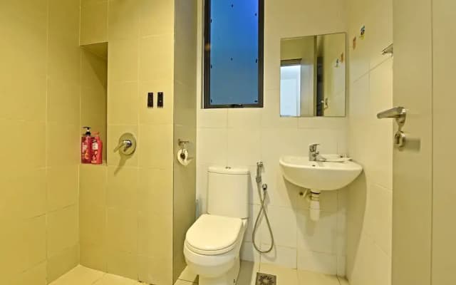 OYO Home  90581 1 Tebrau Residence - photo 5