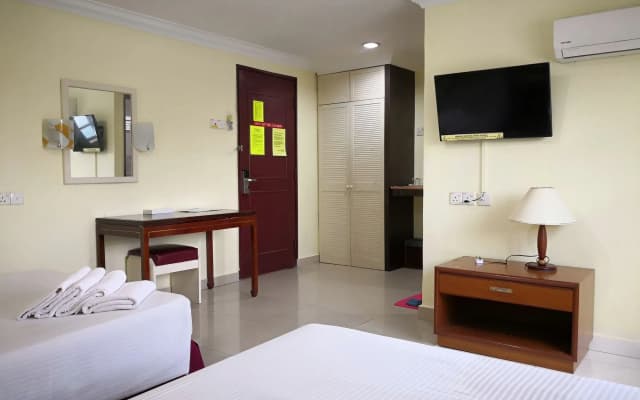 Carlton Star Hotel - photo 3