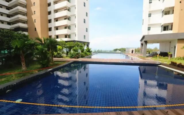 PD D’Wharf Amazing Seaview Suite 9 (Up to 6 Pax) - photo 5