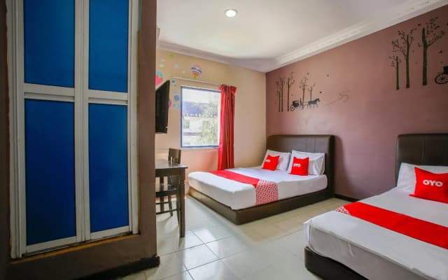 OYO 89738 1st Inn Hotel Glenmarie - photo 3