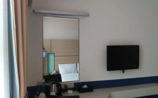 Grand Medallion Hotel - photo 3
