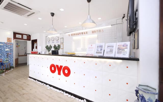 OYO 43963 T Signature Hotel - photo 2
