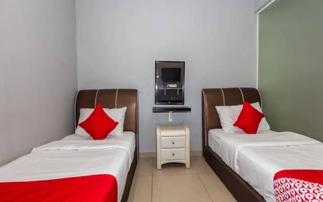 Ho Hotel by OYO Rooms - photo 2