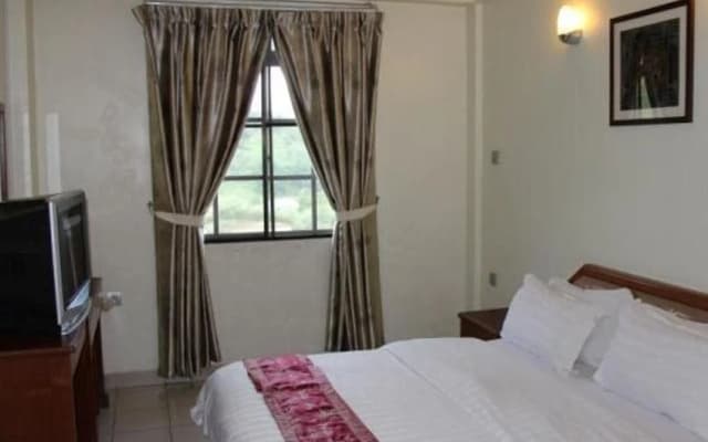 The Cottage Hotel - photo 4