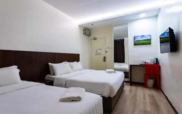 Emart Hotel (Riam) - photo 3