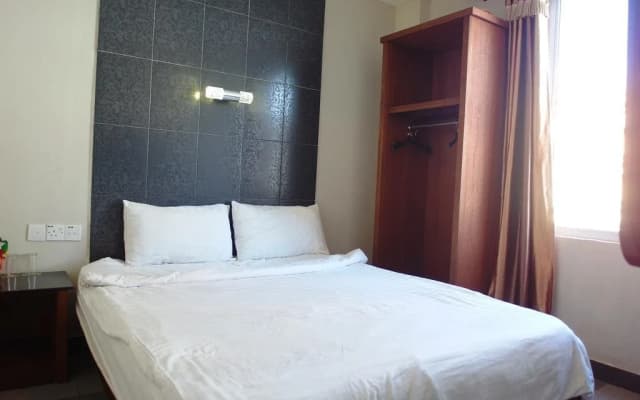 682 Lodge by OYO Rooms - photo 5