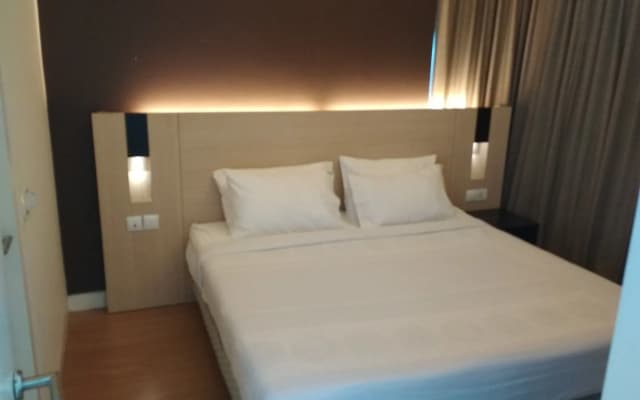 Queens Service Suite at Swiss Garden Residences - photo 3