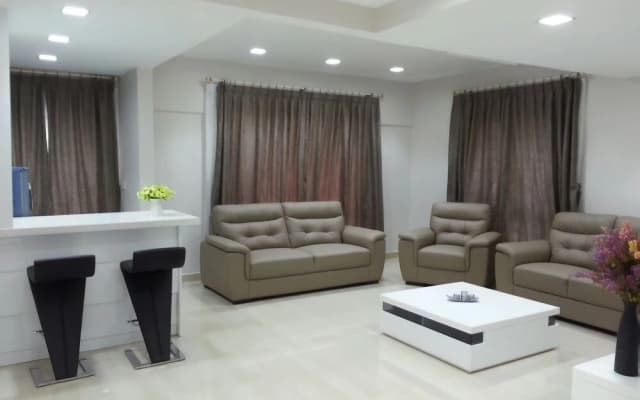 Marina Travellers Suite Marina Court - photo 3