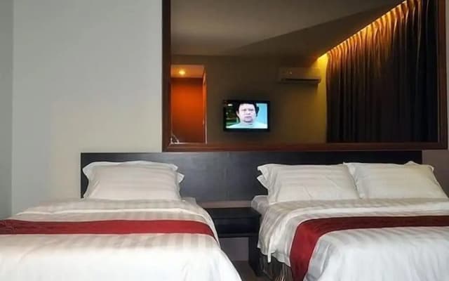 OYO Rooms Near Tanjung Aru Beach - photo 4