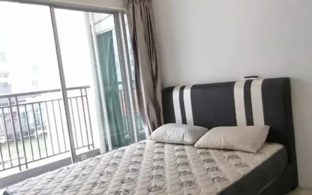 OYO Home 90418 Suriamas Suites Condominium 1 - photo 5