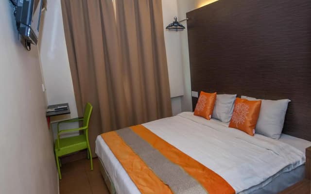 OYO Rooms Center Point Mall - photo 2
