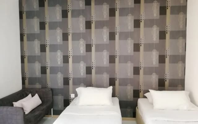Lawang Suite 1 Bedroom Corner Apartment - photo 3